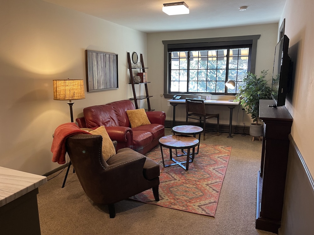 Highland Haven Creekside Inn 30/50