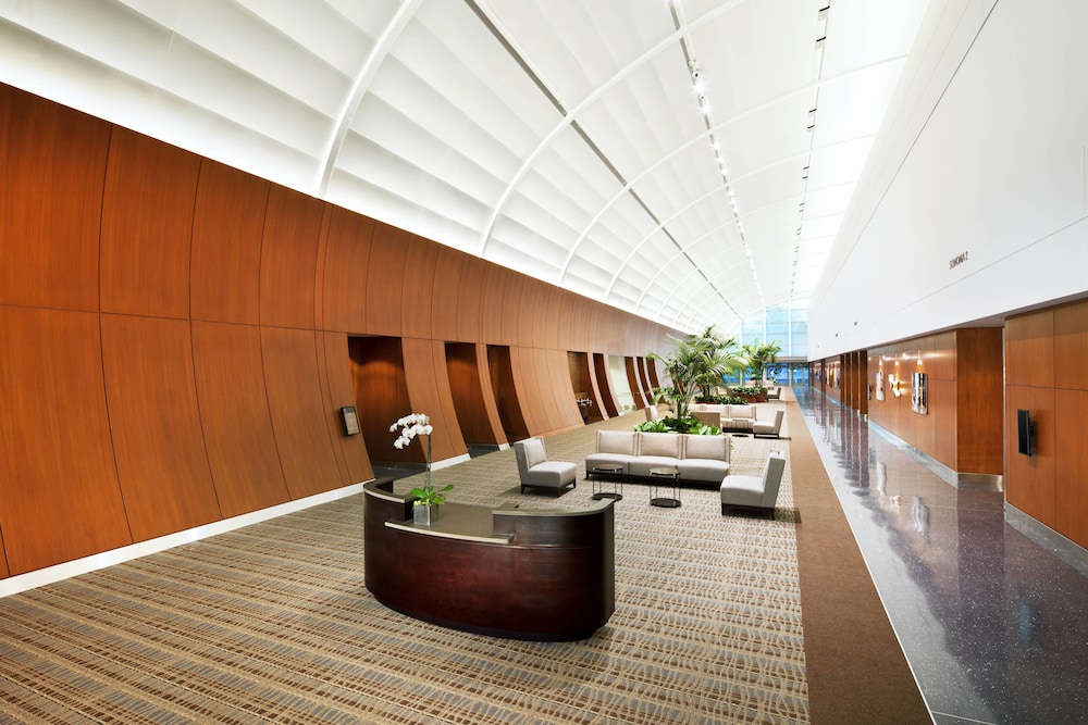 Sheraton Fairplex Hotel Conference Center 18/46