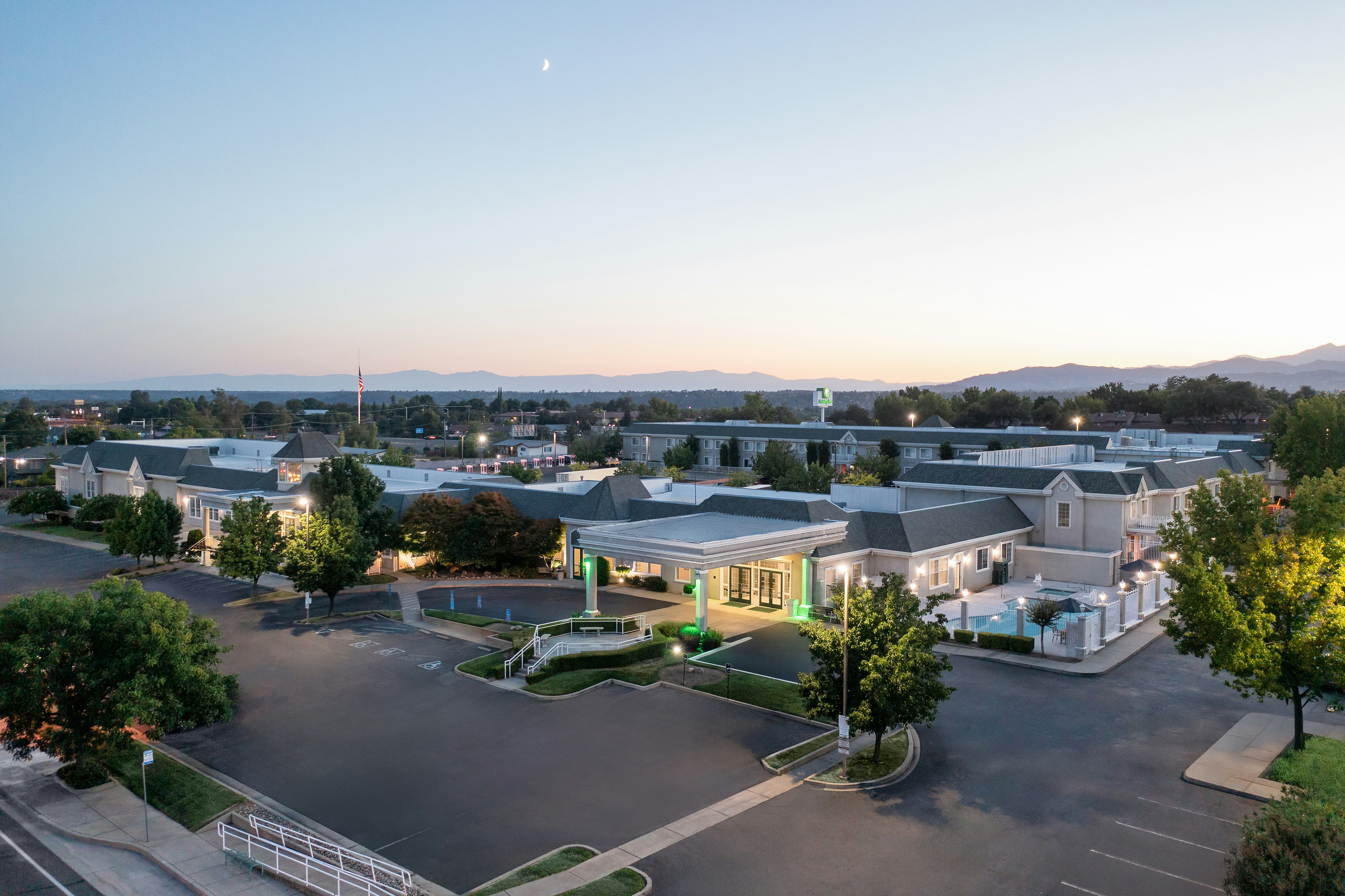 Holiday Inn Redding 6/68