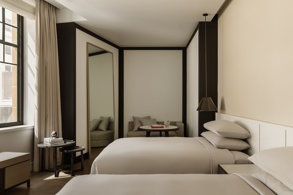PREMIER, TWIN BEDS