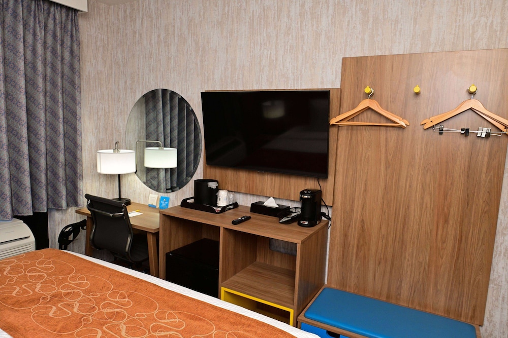 Days Inn by Wyndham Bronx NYC 38/50