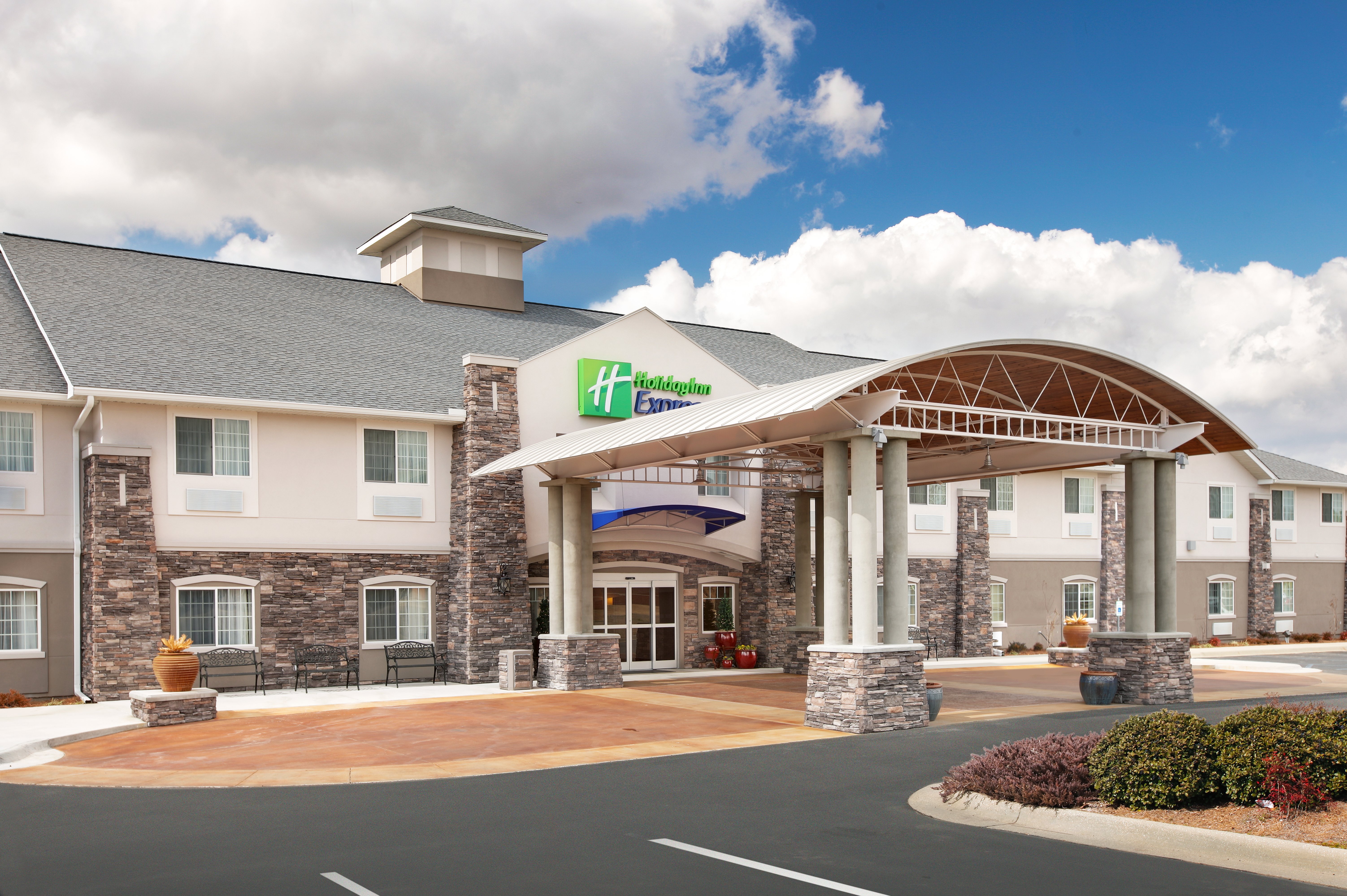 Holiday Inn Express Monticello 63/63