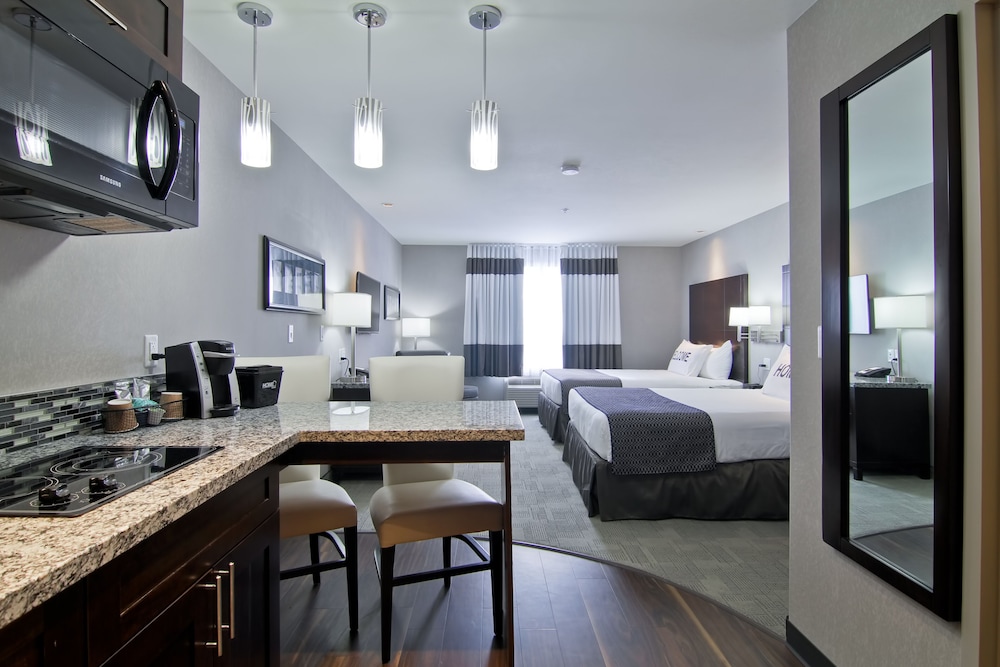 Home Inn and Suites Regina Airport 53/68