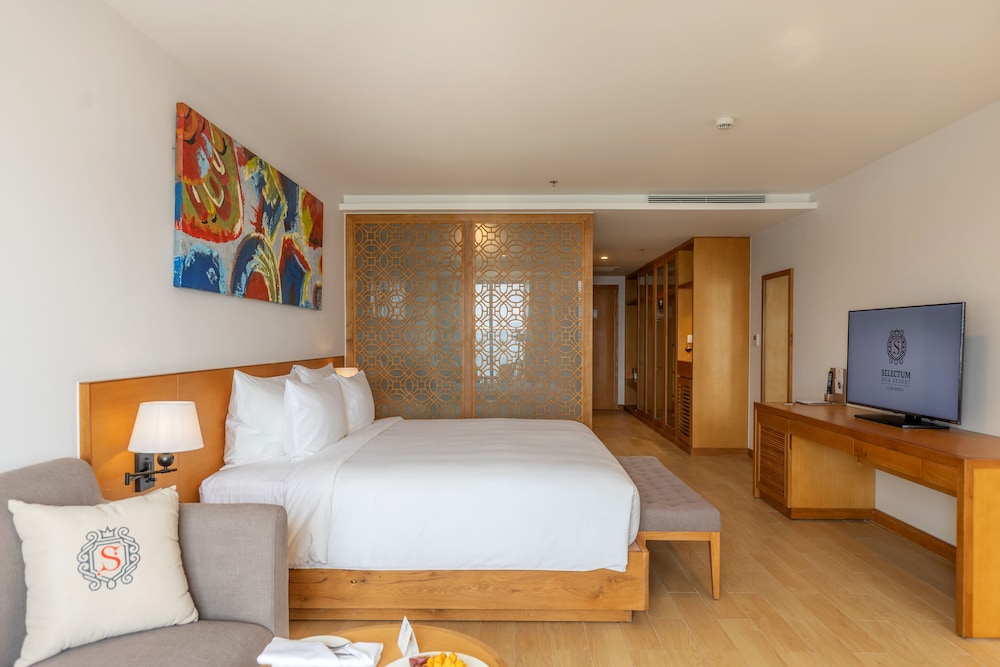 GRAND, OCEAN VIEW