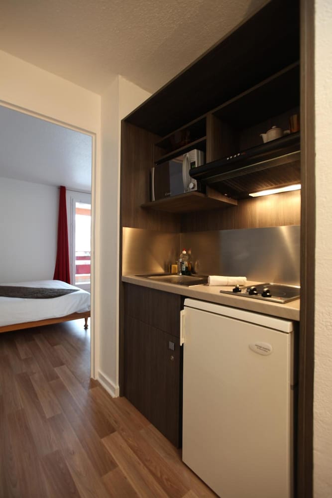 Geneva Residence 5/27