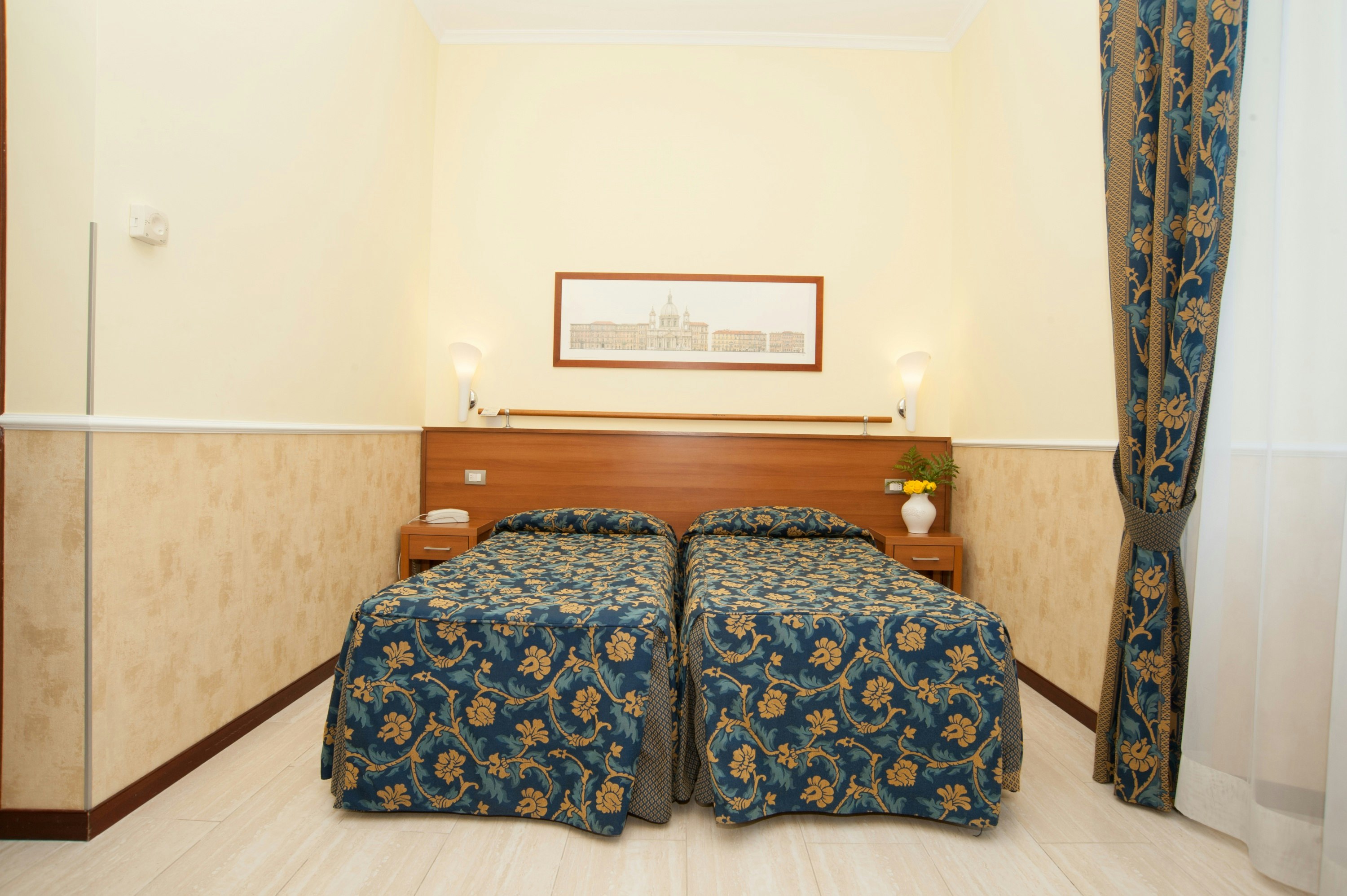 Windrose Hotel 8/46