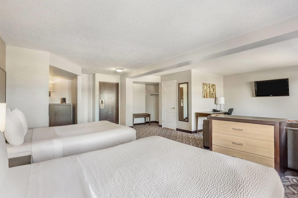 Studio, Suite, 2 Queen Beds, Balcony