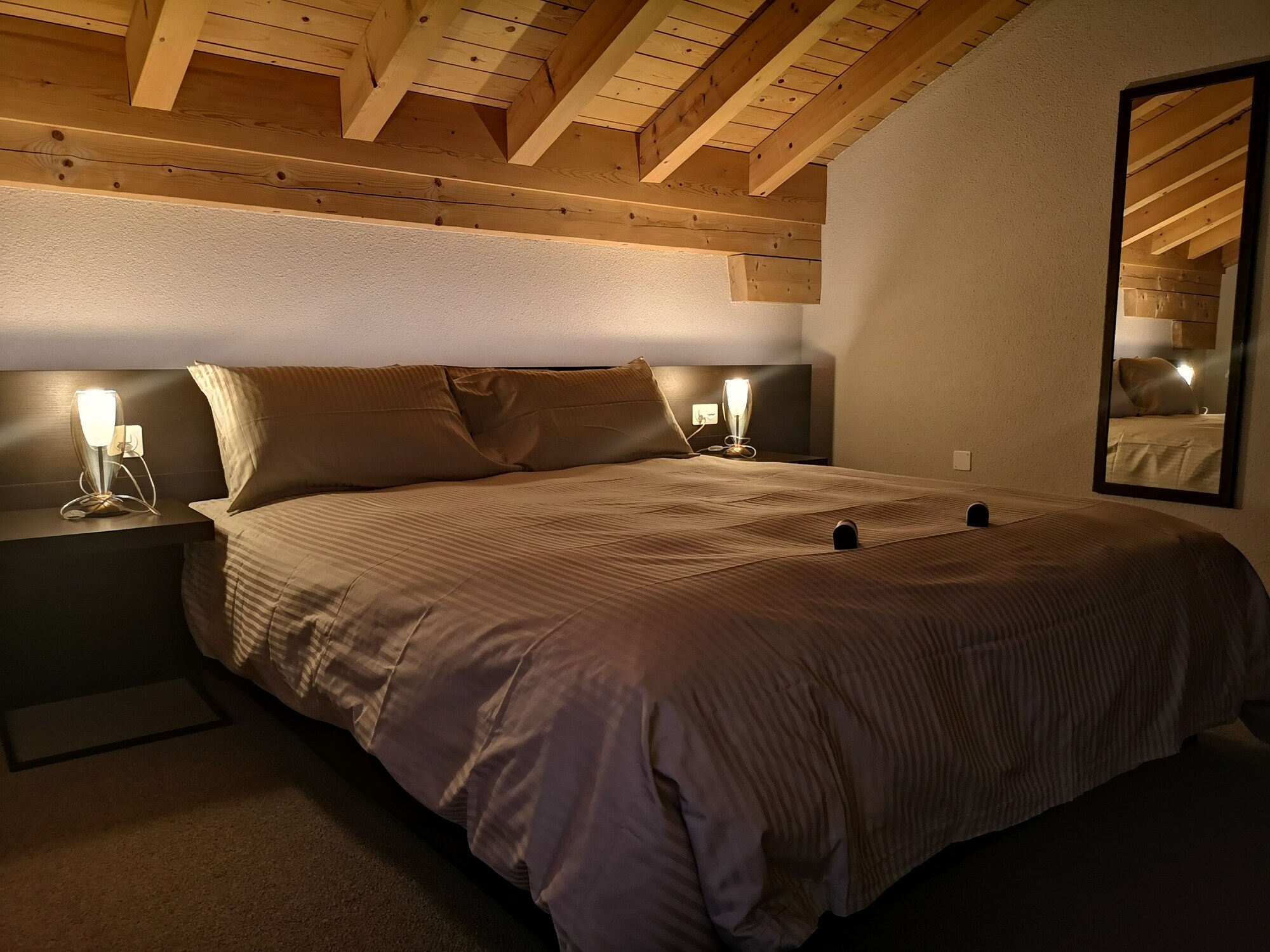 Junior Suite, King Bed, Mountain Side, Sofa, Balcony