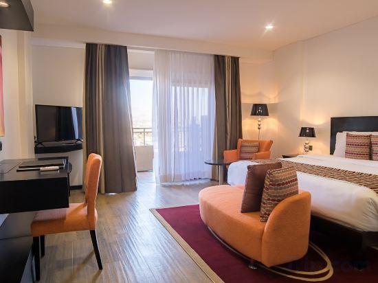 City, Deluxe, Twin Beds