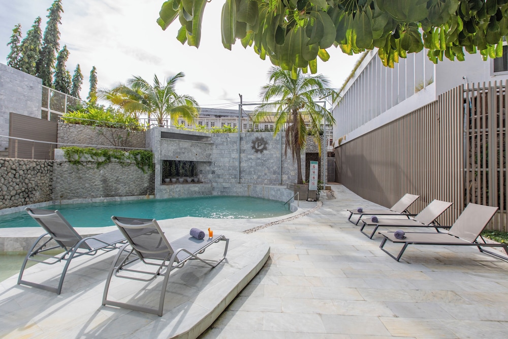 Pearl Hotel Phuket 38/64