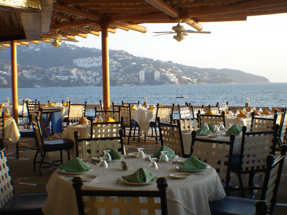 Acapulco Malibu 32/49