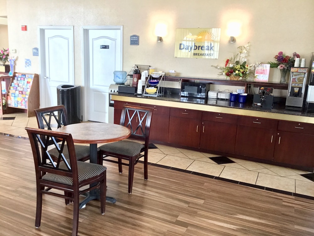 Days Inn By Wyndham Robstown 31/39