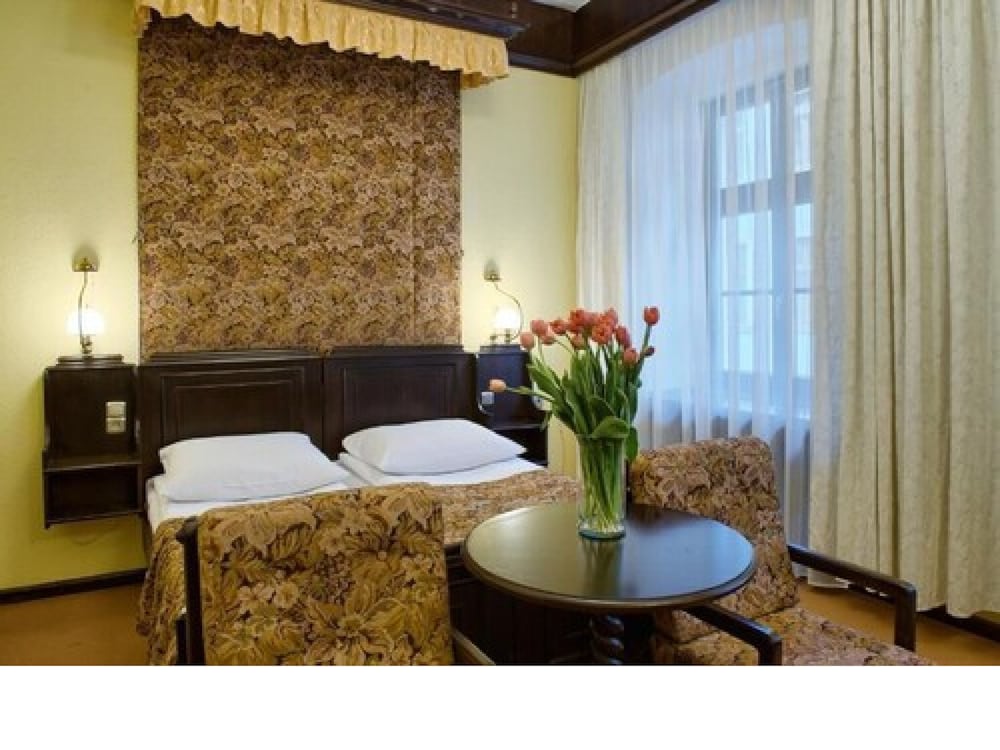 Dwor Polski Hotel 33/50