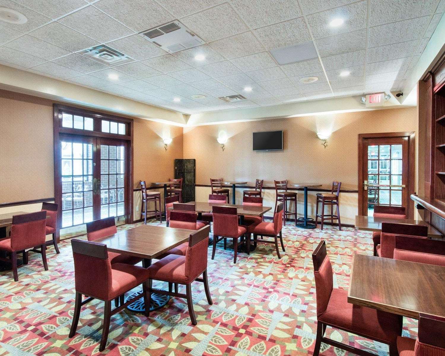 restaurant cafeteria