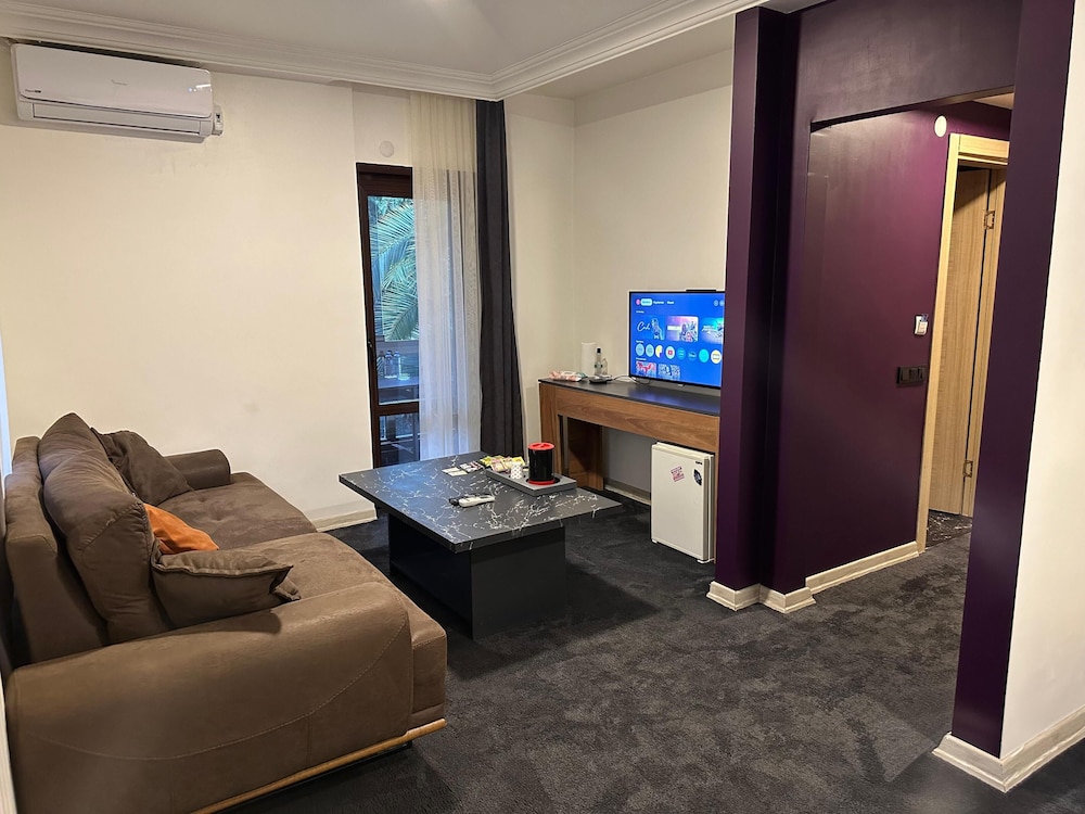Mavilla Hotel 31/50