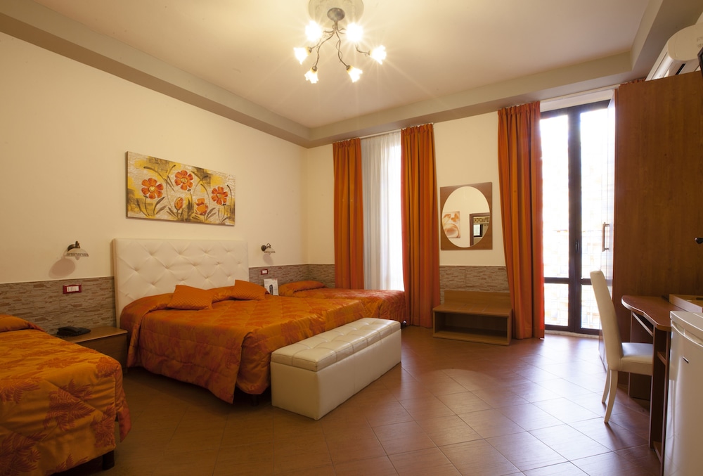 Hotel Ester 33/74