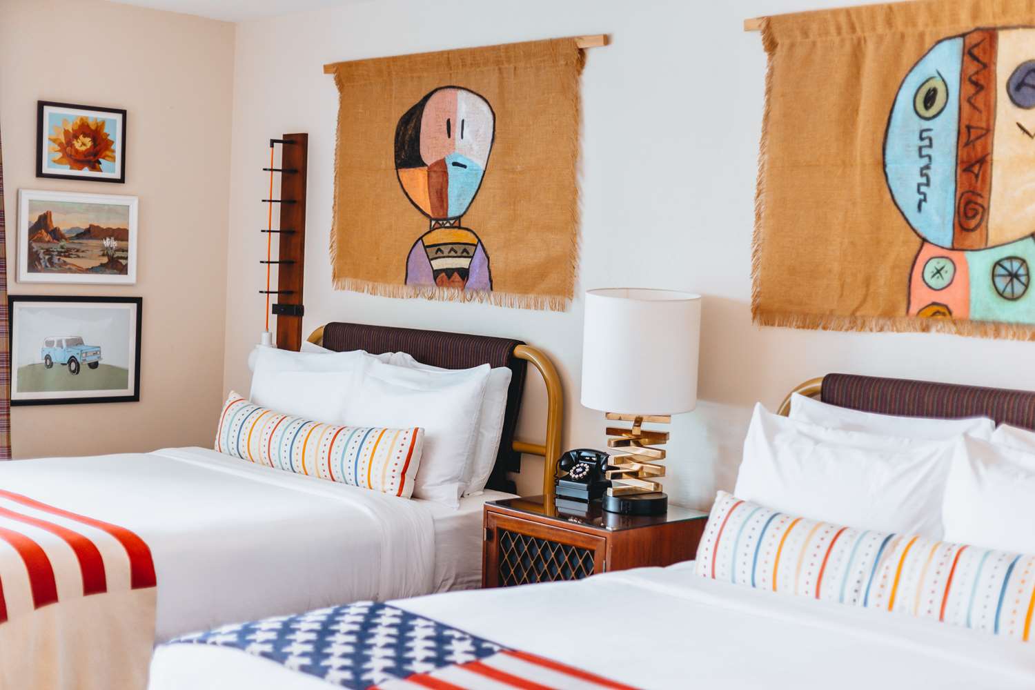 GRADUATE, 2 QUEEN BEDS, PATIO