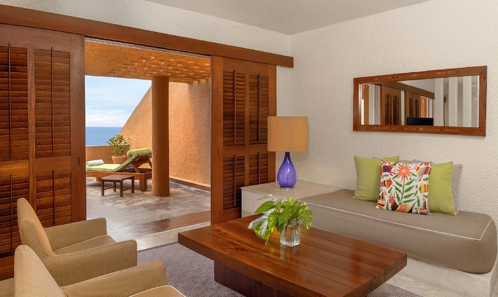 Las Brisas Ixtapa 35/74
