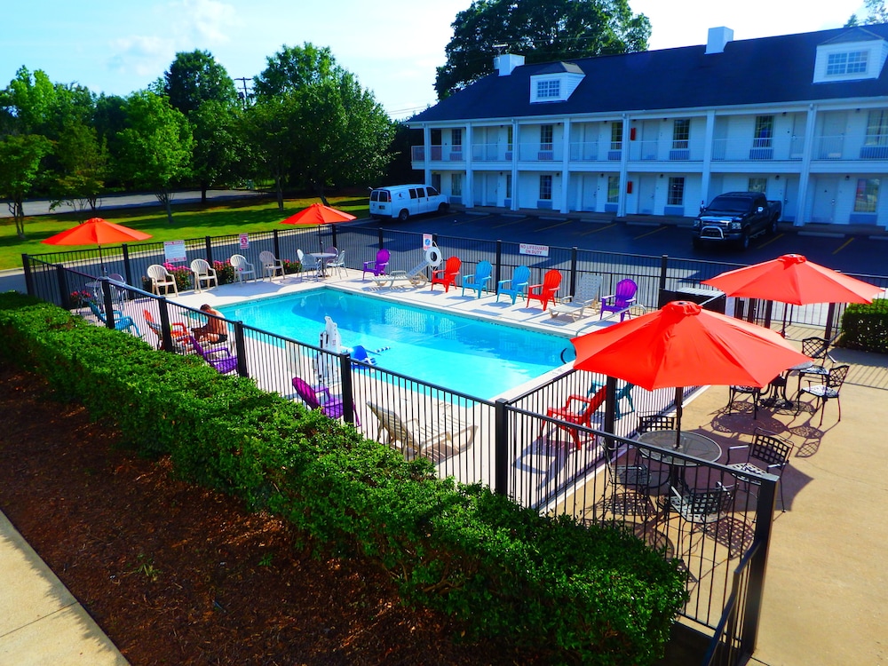 Baymont By Wyndham Florence/Muscle Shoals 5/29
