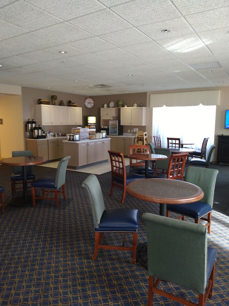 Hotel Amherst Hadley 16/18
