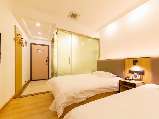 ROOM, TWIN BEDS