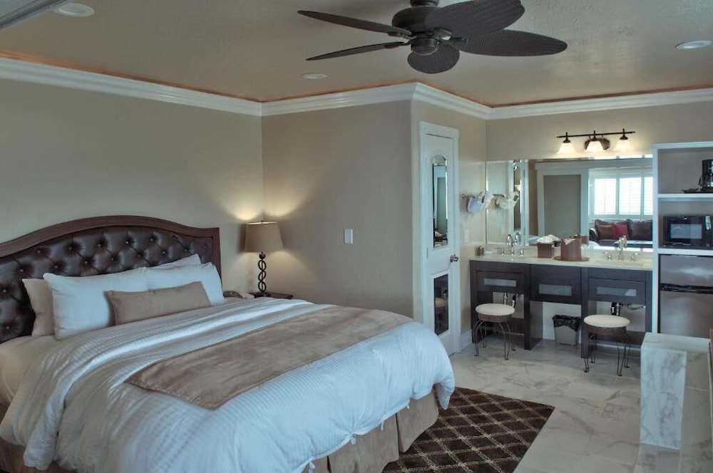 Lovers Point Inn 7/21