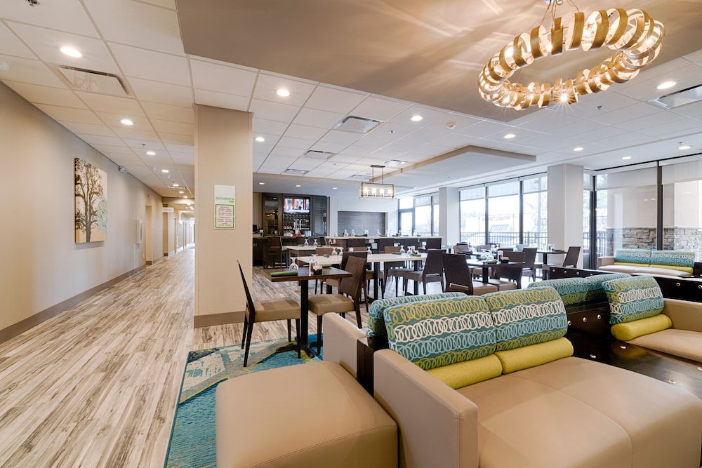 Holiday Inn Knoxville N - Merchant Drive 59/77