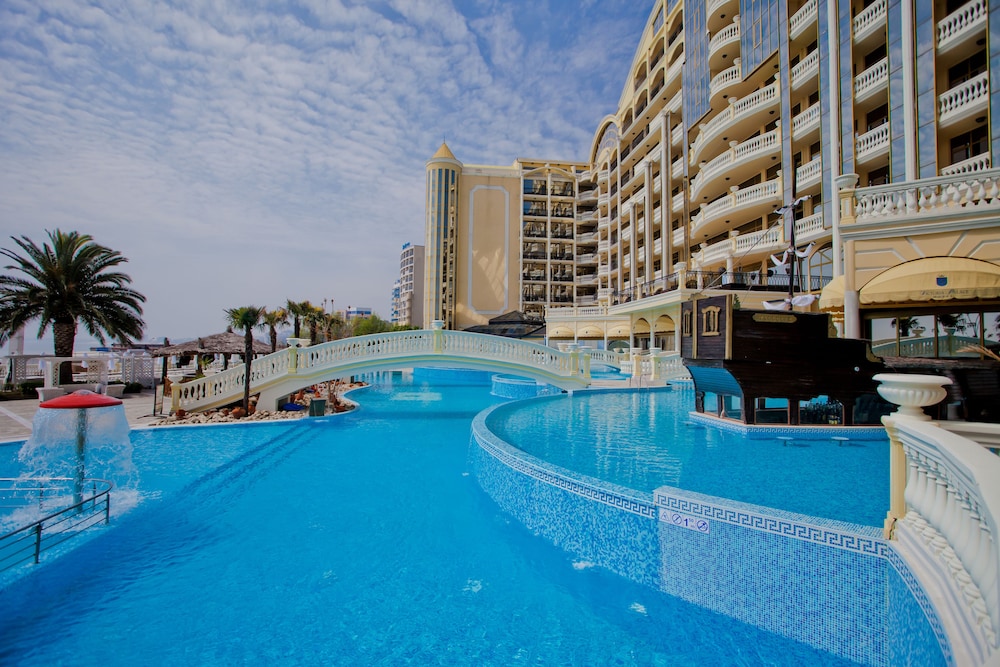 Imperial Palace - All Inclusive 162/165