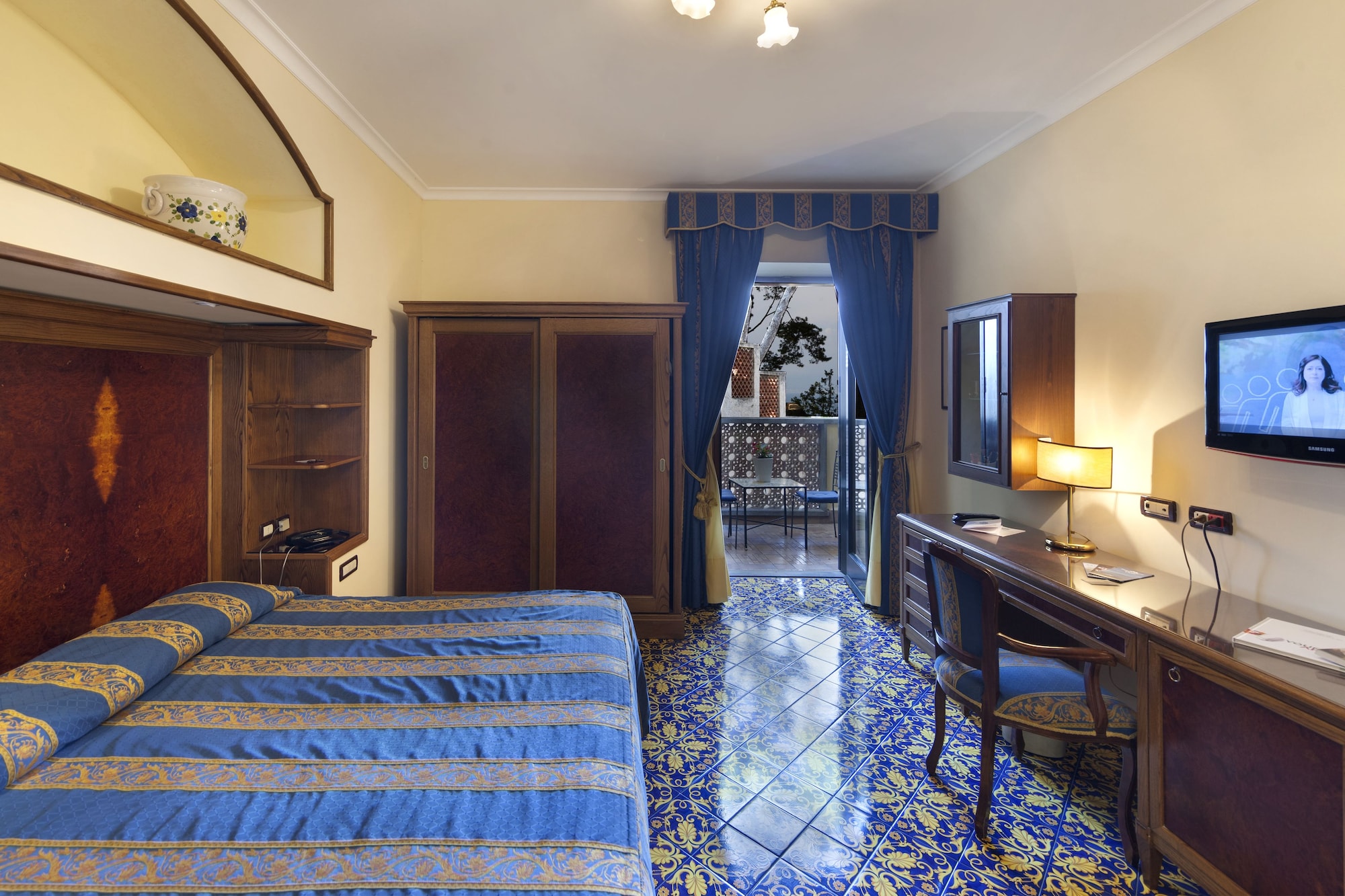 SUPERIOR, DOUBLE OR TWIN BED, GARDEN VIEW
