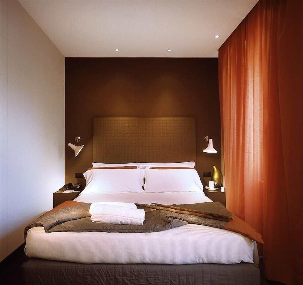 STANDARD, DOUBLE OR TWIN BED