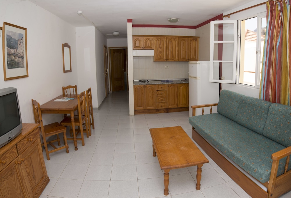 Laurisilva Apartments 10/20
