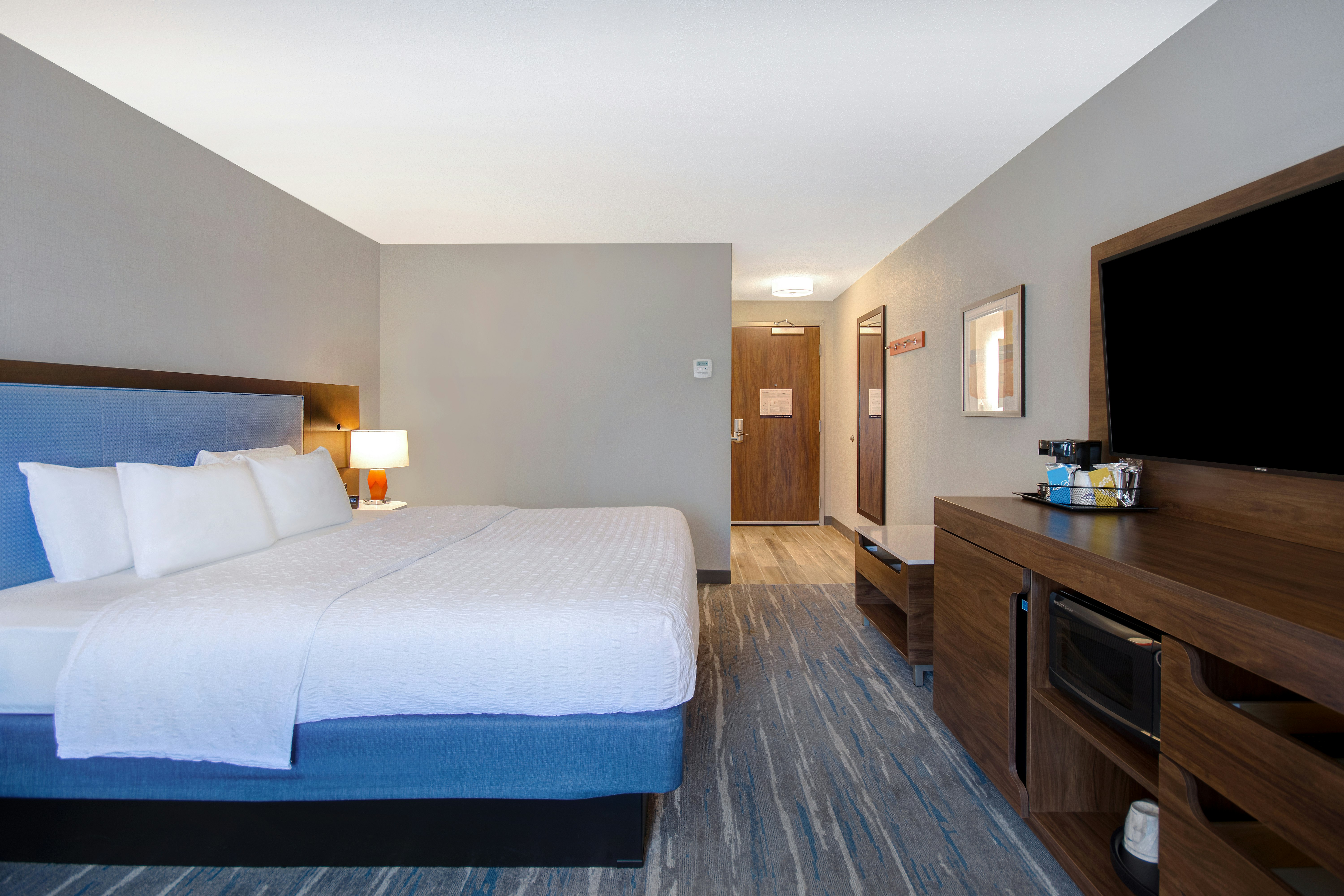 ROOM, KING BED