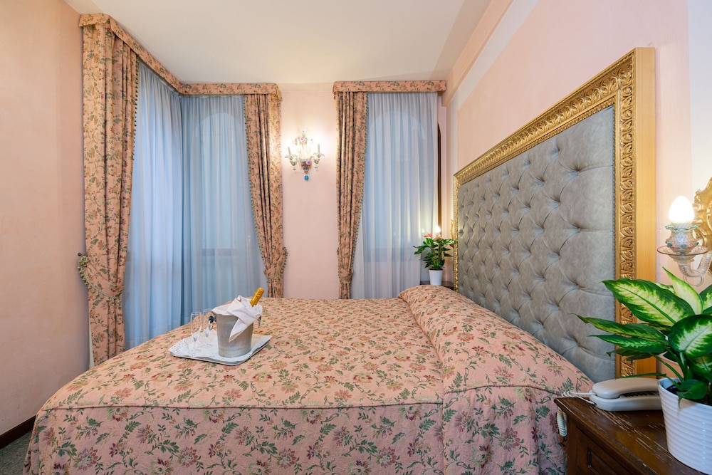 Hotel Marconi Venice 24/62