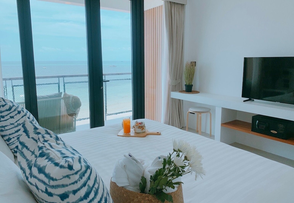 Blue Tao Beach Hotel 18/59