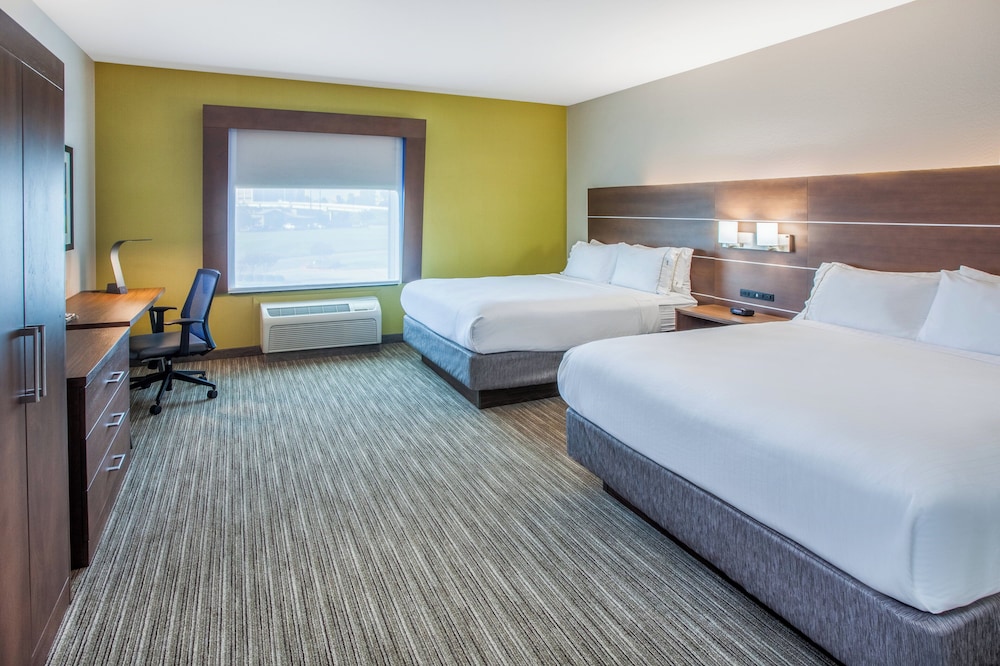 Holiday Inn Express Hotel Suites Texarkana 34/75