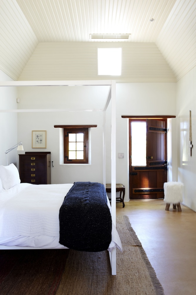 2 Bedrooms, Cottage, 2 Bathrooms, Garden Area
