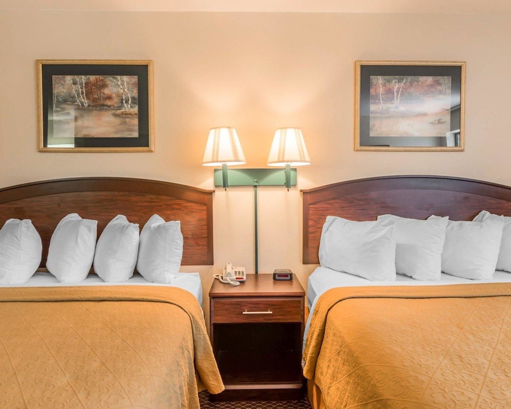 Quality Inn Pell City I-20 exit 158 28/37