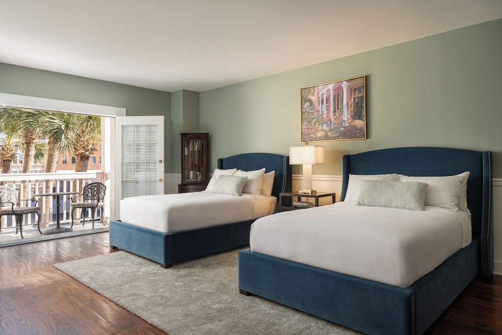 DELUXE, 2 DOUBLE BEDS, BALCONY