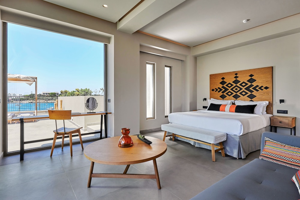 Amber, Suite, King Bed, Sea View, Plunge Pool