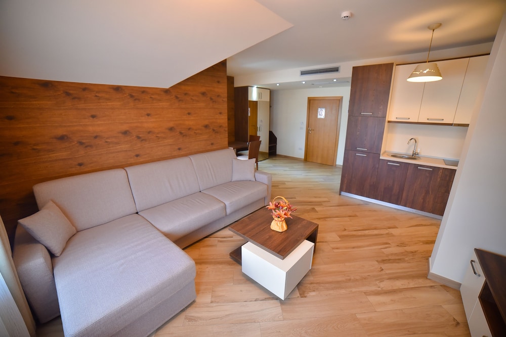 Central Inn Zlatibor 25/50