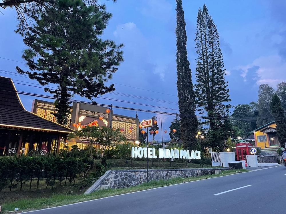 Hotel Indah Palace Tawangmangu 38/48