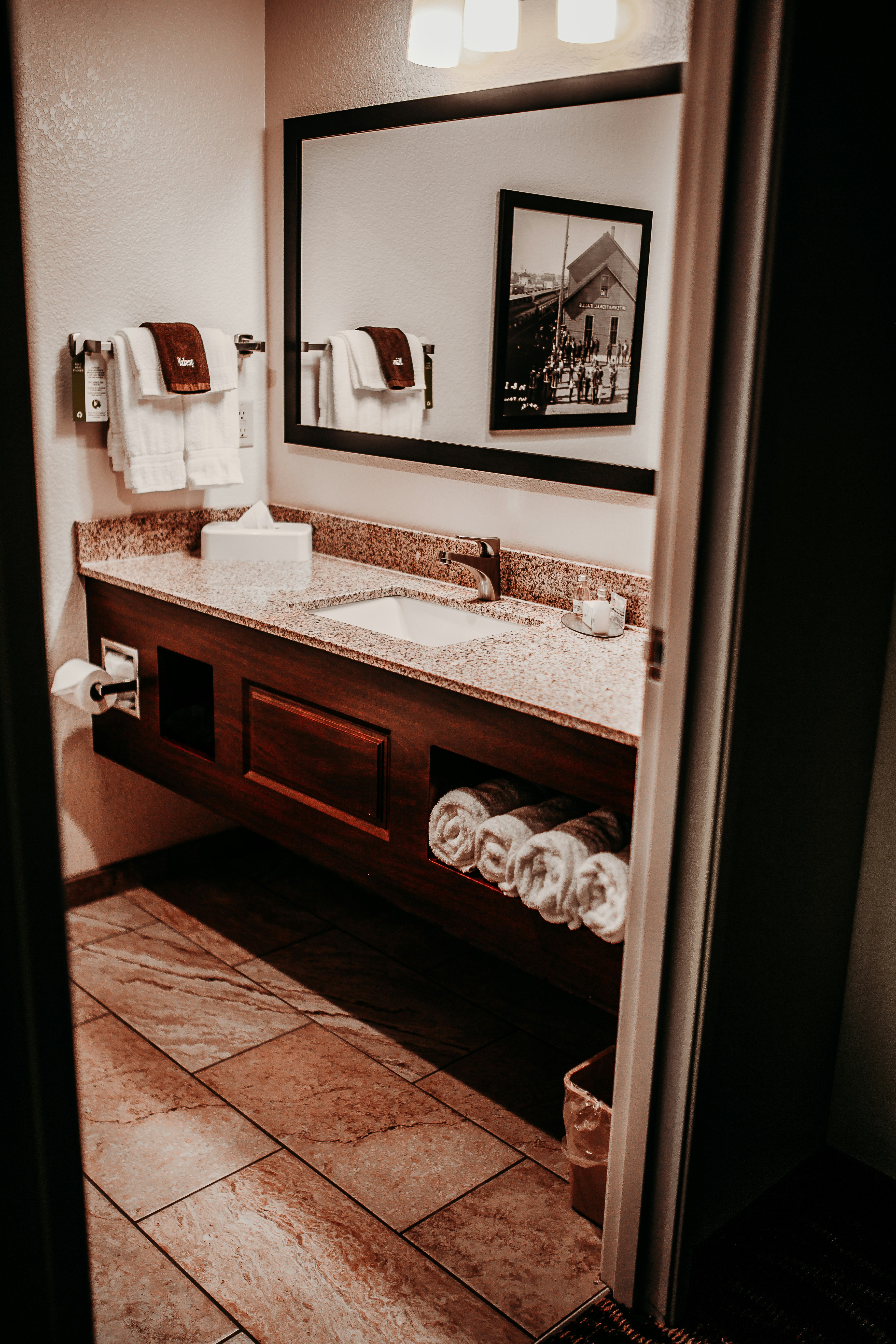 Cobblestone Hotel & Suites International Falls 20/29