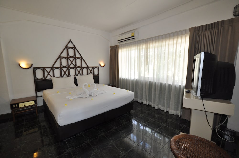 Basaya Beach Hotel And Resort 9/63