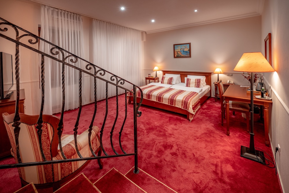 BEST WESTERN HOTEL CAPITAL 10/50