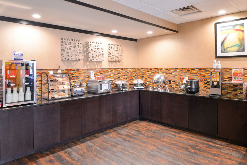 Best Western Plus Midwest Inn 24/31