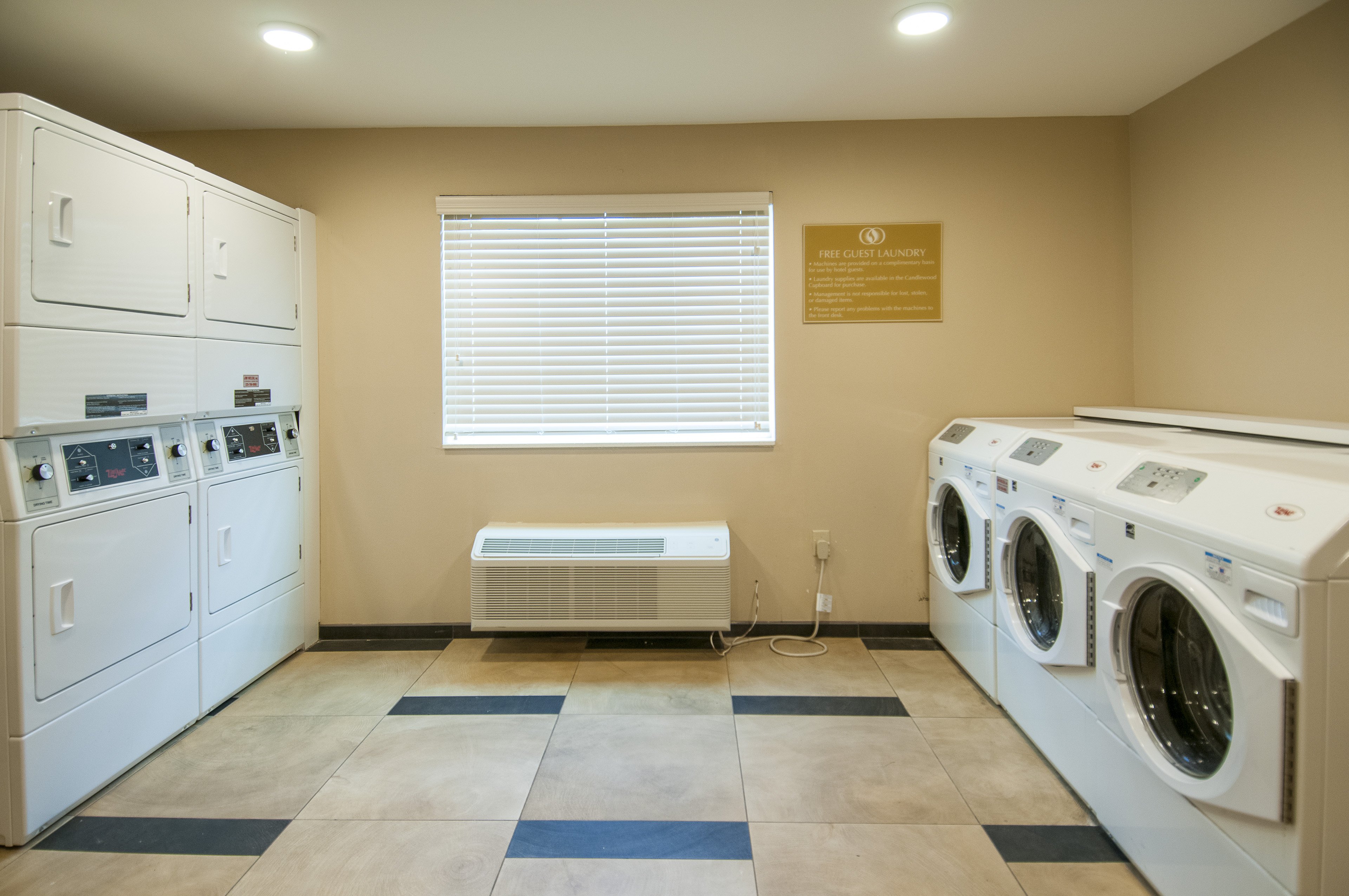 Candlewood Suites Baton Rouge College Drive 23/44