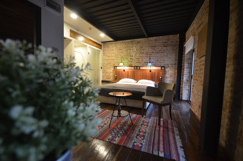 Unver Galata Apart 19/53