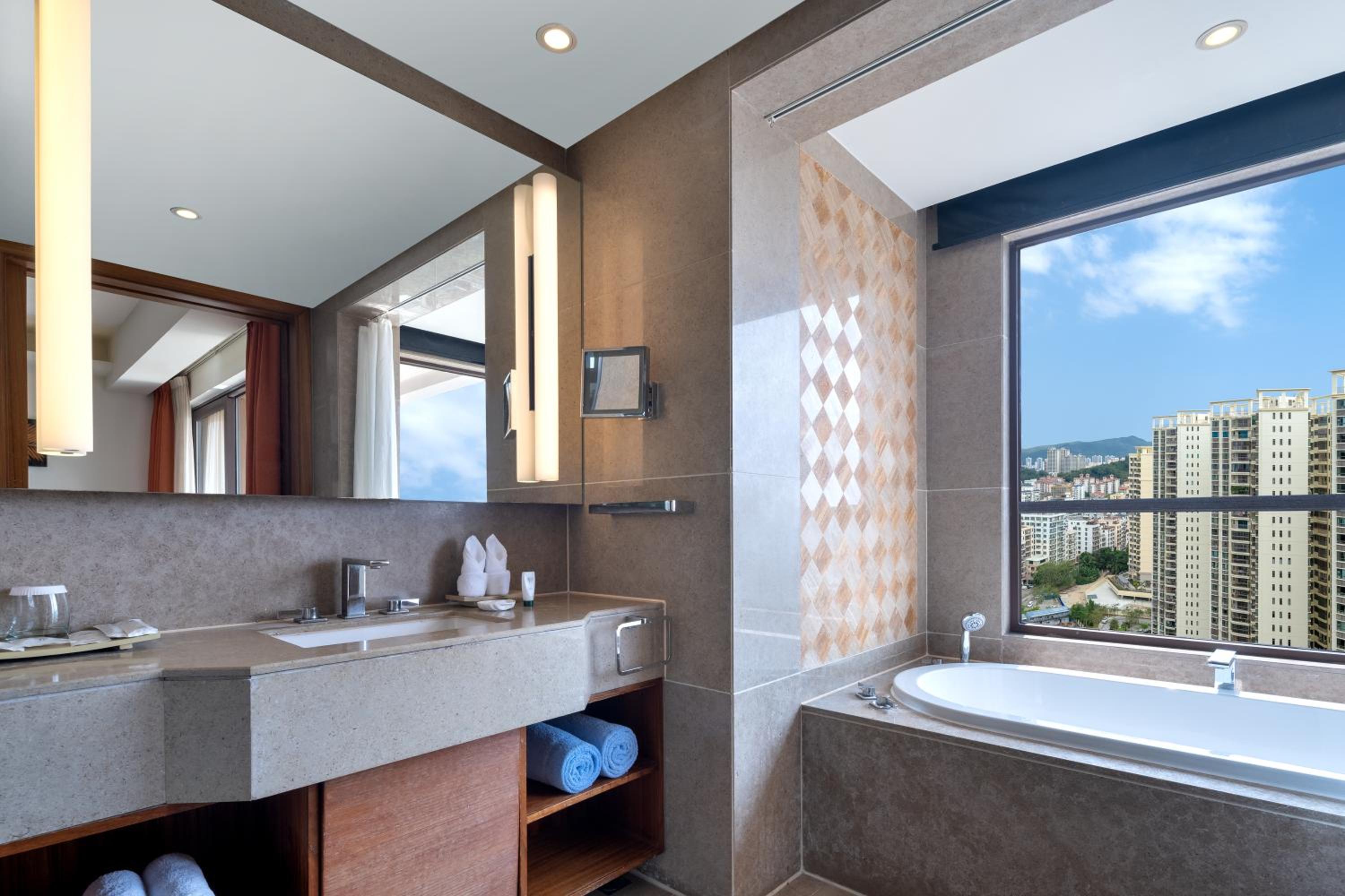 Mangrove Tree Resort World Sanya Bay ( King Palm) 50/50