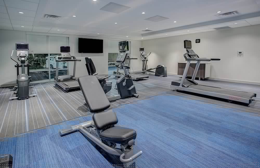 Holiday Inn Express Suites Covington 32/63