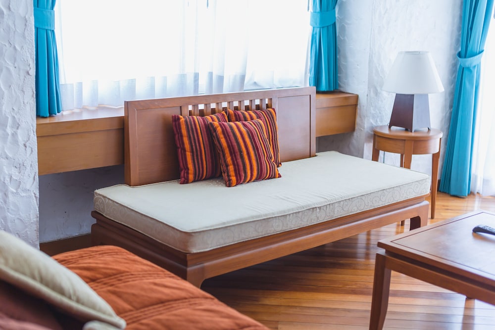 Waterfront Suites Phuket by Centara 37/76